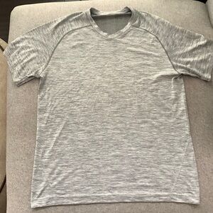 Lululemon Short-sleeve athletic shirt